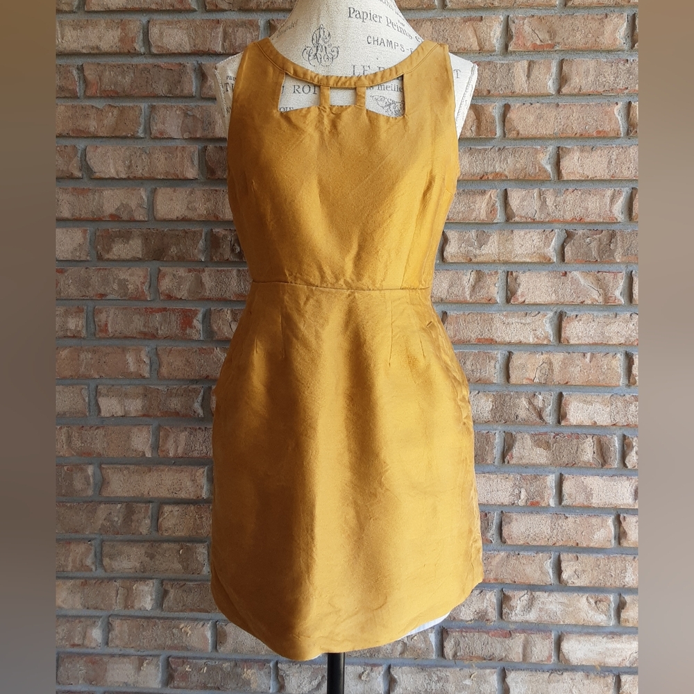Anthropologie Maeve Chardonnay Silk/Wool Blend Sleeveles Sheath Dress Size 6.